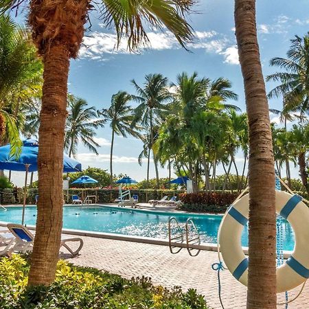 Radisson Resort マイアミビーチ エクステリア 写真