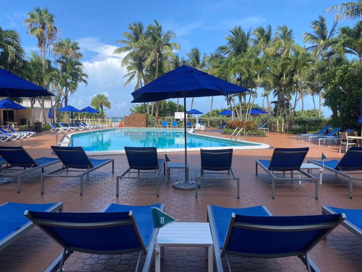 Radisson Resort マイアミビーチ エクステリア 写真