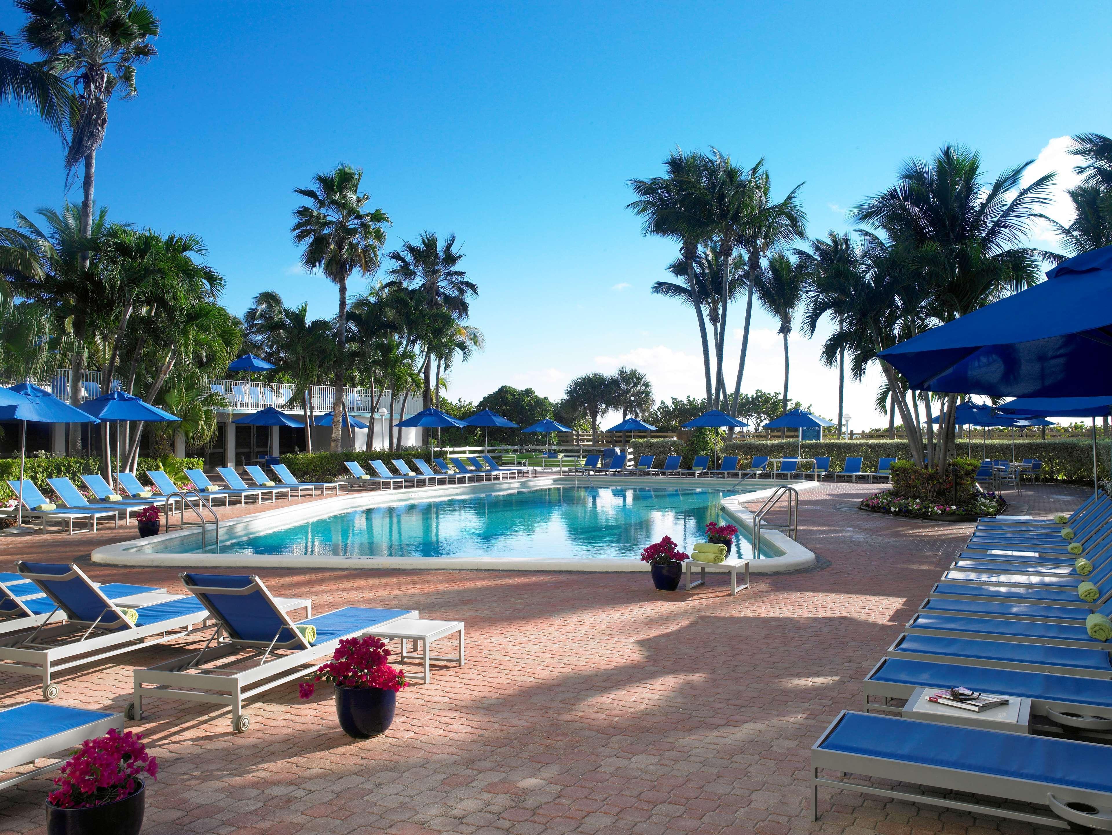 Radisson Resort マイアミビーチ エクステリア 写真