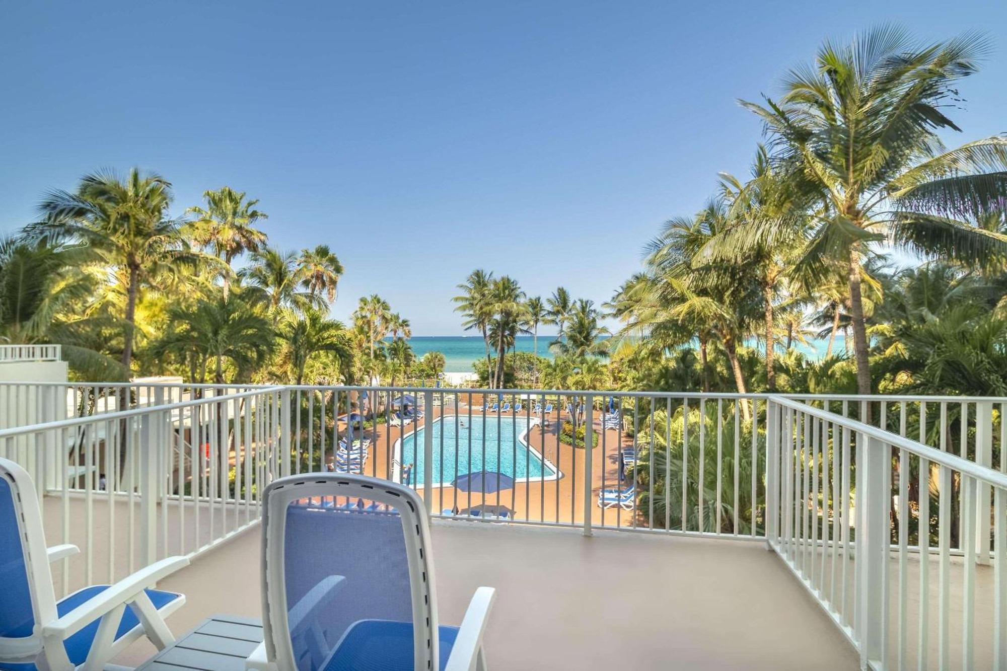 Radisson Resort マイアミビーチ エクステリア 写真